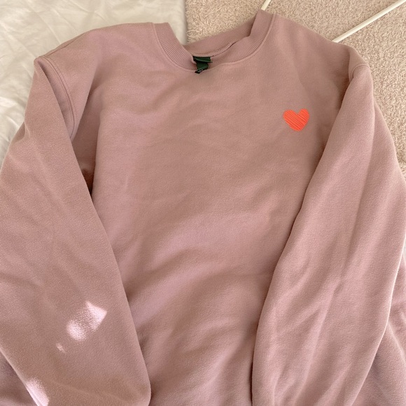 Super cozy dusty rose sweatshirt only worn a handful of times